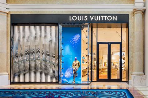 Louis Vuitton online shop